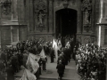 PROCESION RELIGIOSA DIRIGIENDOSE A LA IGLESIA DE SANTA MARIA. (Foto 2/2)