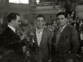 PUBLICO SIGUIENDO LA ACTUACION DE UNOS BERTSOLARIS. (Foto 4/5)