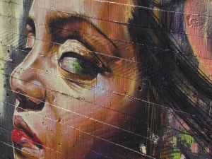 Grafiti del parque próximo a Igartza, el retrato de mujer.