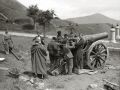 REPUBLICANOS CARGANDO UN CAÑON DEL 21. (Foto 1/2)