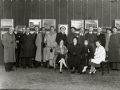RICARDO BAROJA JUNTO A UN GRUPO DE PERSONALIDADES EN UNA EXPOSICION CELEBRADA EN EL MUSEO SAN TELMO. (Foto 2/2)