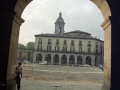 Plaza de los Fueros desde los soportales del Ayuntamiento