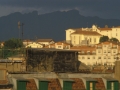 Barrio de Eguia con Peñas de Aya al fondo (Donostia-San Sebastián)