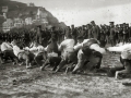 SOLDADOS REALIZANDO JUEGOS EN LA PLAYA DE LA ONDARRETA. (Foto 2/7)