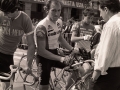 Ciclistas en la plaza de los Fueros