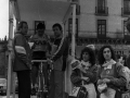 Momento de la salida de un ciclista del equipo KAS, en la plaza de los Fueros