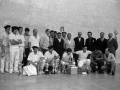 Grupo de pelotaris y otros asistentes al torneo