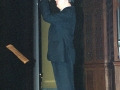 Director de un coro durante un concierto ofrecido en el convento-auditorium de Santa Ana