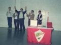 Asistentes a las finales del torneo de pelota. Entre ellos, el alcalde Angel Iturbe