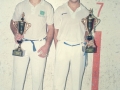 Pelotaris de las finales de pelota con sus premios y trofeos