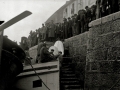 TRASLADO DE UNA VICTIMA DE NAUFRAGIO AL PUERTO DE SAN SEBASTIAN. (Foto 2/6)