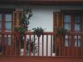 Urnietako etxebizitza bateko balkoia