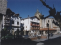 Urnietako plaza eta San Migel eliza