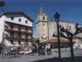 Urnietako plaza eta San Migel eliza