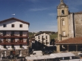 Urnietako plaza eta San Migel eliza
