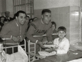 VISITA DE CICLISTAS A LOS NIÑOS INGRESADOS EN UN HOSPITAL. (Foto 6/9)