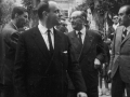 Manuel Fraga junto a Manuel Valencia Remón, el alcalde Reyes Korkostegi y otras autoridades en Oñati