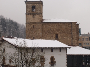 Eliza eta seroretxea elurpean