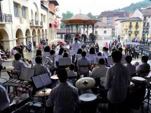 Loinatz Musika Eskolako Banda