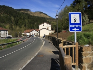 Urbitarte sagardotegiaren seinalea.