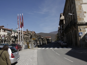 Etxarri Aranatzko herriko plaza.