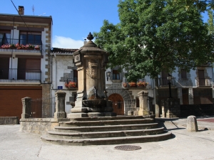 Uharteko iturria.