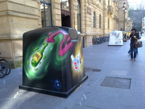 Reziklarte erakusketa Donostian.