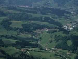 Zaldibia herri eta bailararen ikuspegi panoramikoa