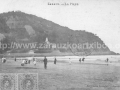 Itsasertzean paseatzen / Paseando por la orilla (1917)