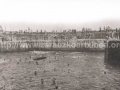 Portua igerilekuan bilakatua / El puerto transformado en piscina (1935)