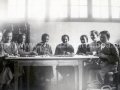 Emakumeak Dulces Reineta lantegian / Mujeres en la fábrica Dulces Reineta (1932)