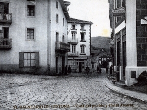 "Balneario de Cestona.Vista del pueblo y Hotel Alcorta"